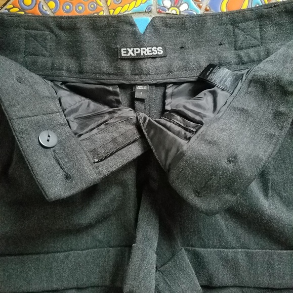 Express Shorts - Picture 4 of 4